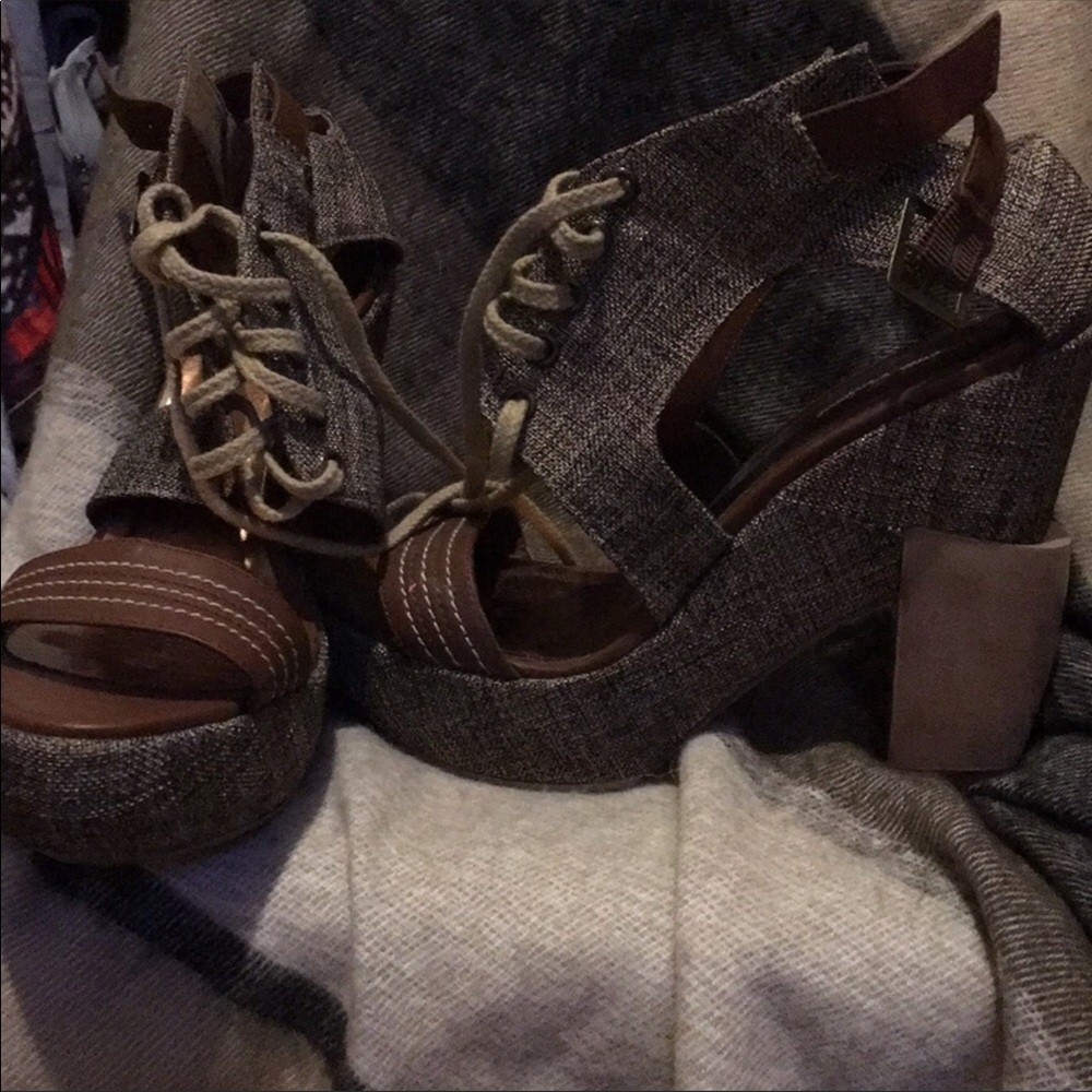Sandals - Picture 2 of 7